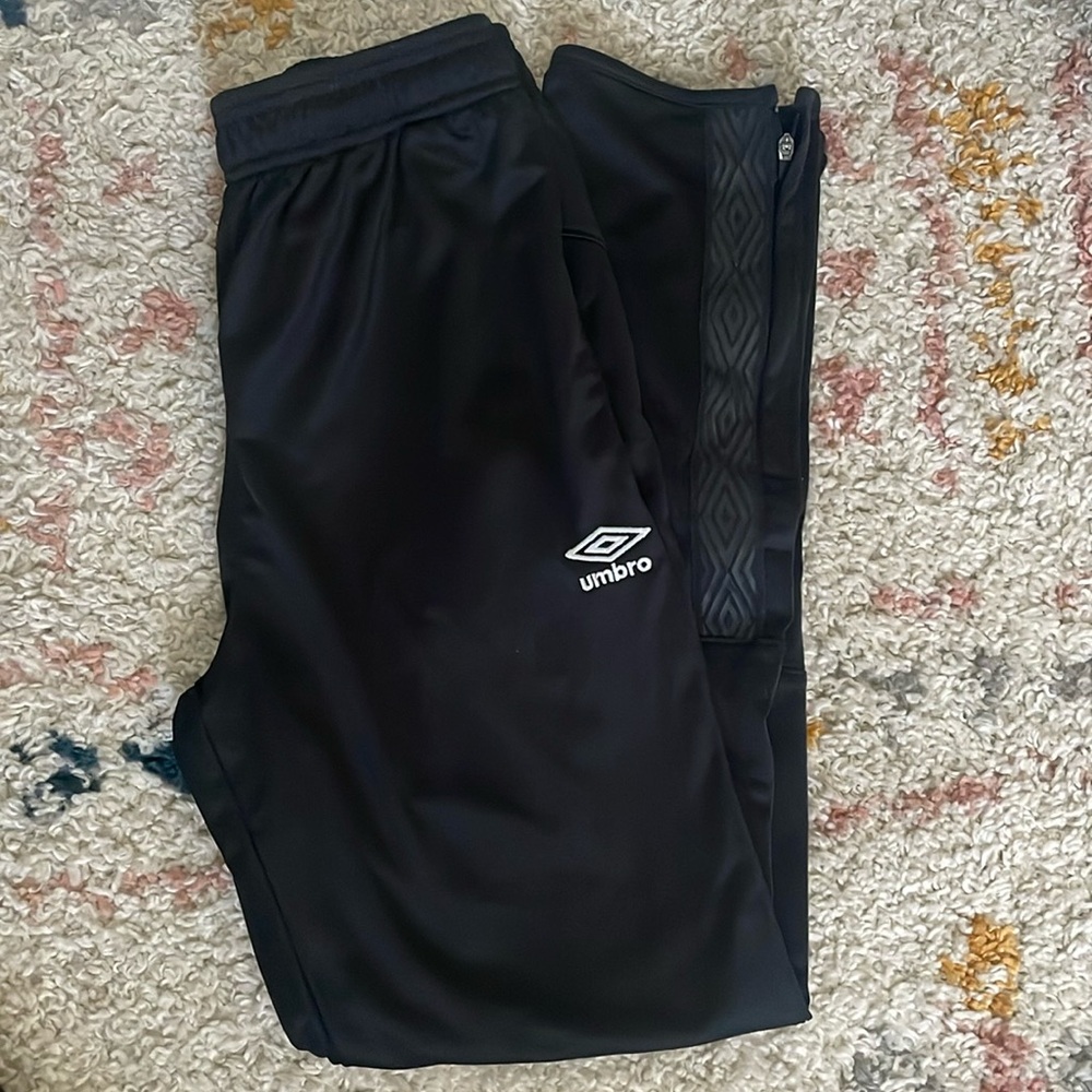 Umbro Boys Soccer Sweats Black Size Large Youth
